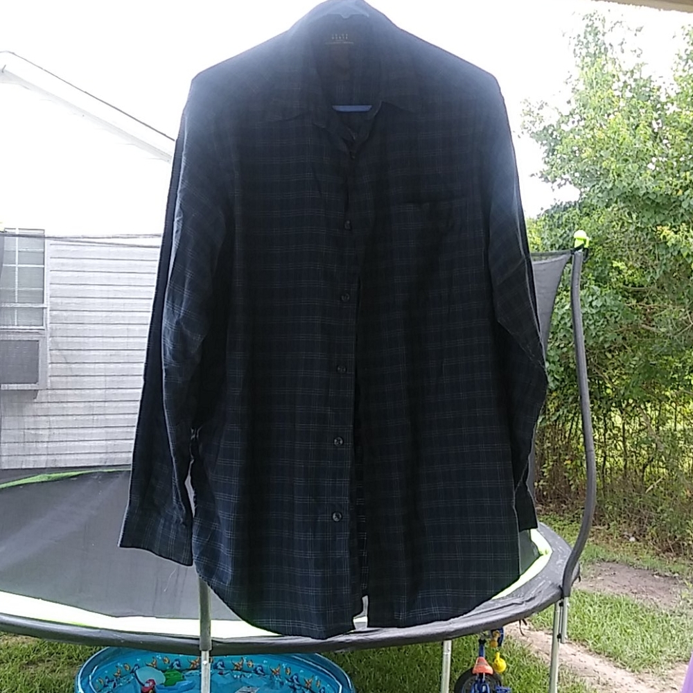 Button down - Picture 1 of 2